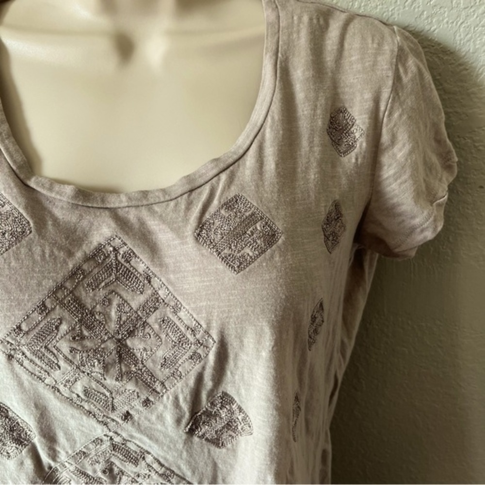 Chelsea And Theodore Assymetrical Top Women’s Size Medium - Picture 2 of 8